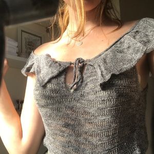 AE gray/grey off the shoulder blouse!💘